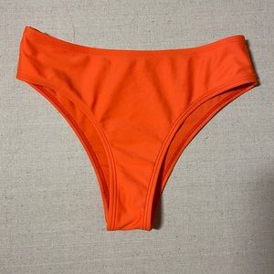 Y-SHAPED CHEECK BIKINI BOTTOMS